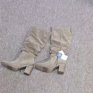 Universal Thread Taupe Heeled Boots